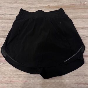 black lululemon skirt